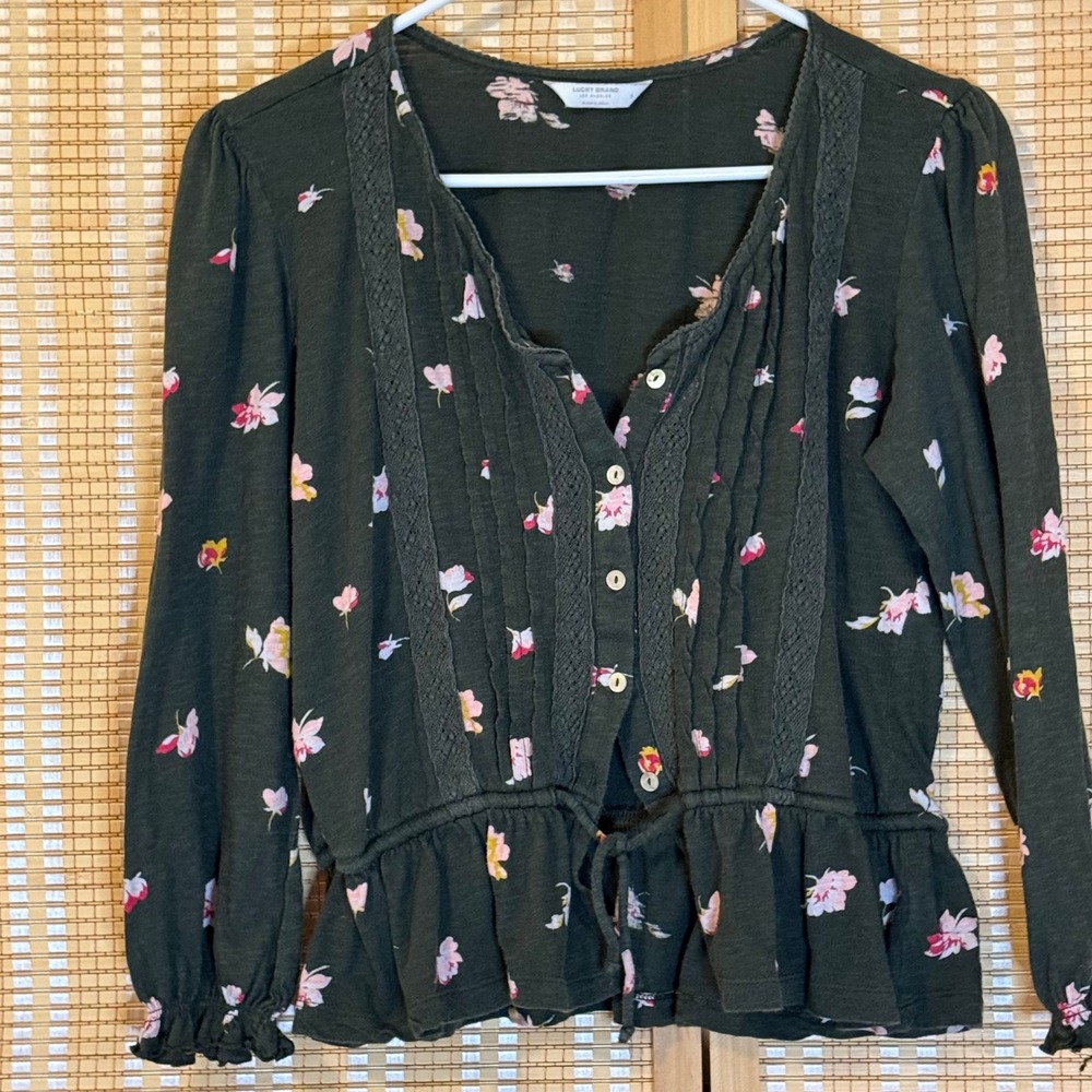Lucky Brand Floral Peplum Top Green Long Sleeve Lace Trim Pintuck Boho Small